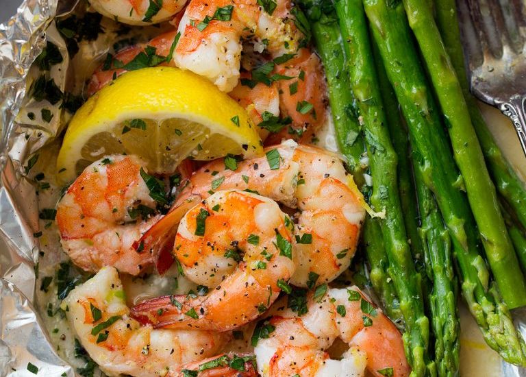 Shrimp and Asparagus Foil Packs with Garlic Lemon Butter Sauce