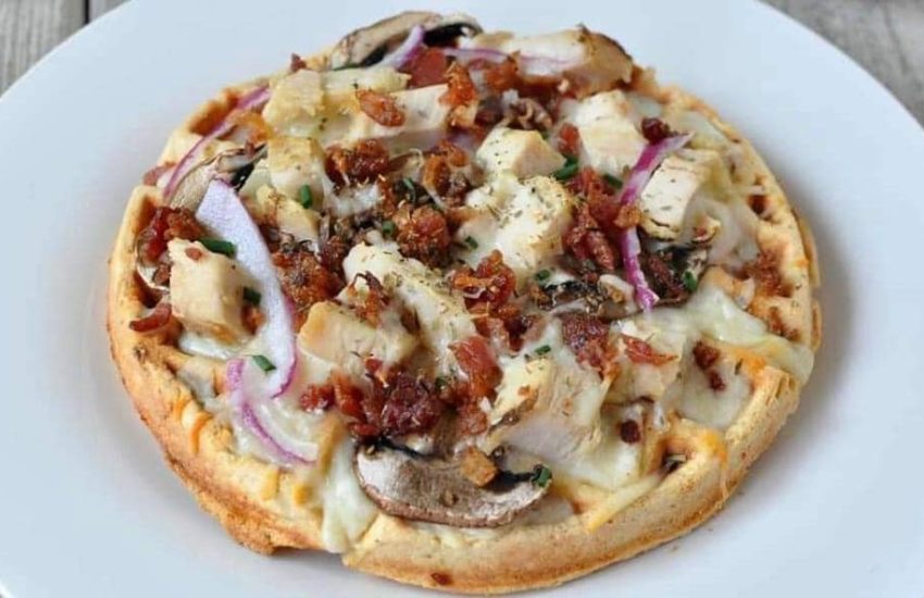 GARLIC CHICKEN ALFREDO WAFFLE PIZZA