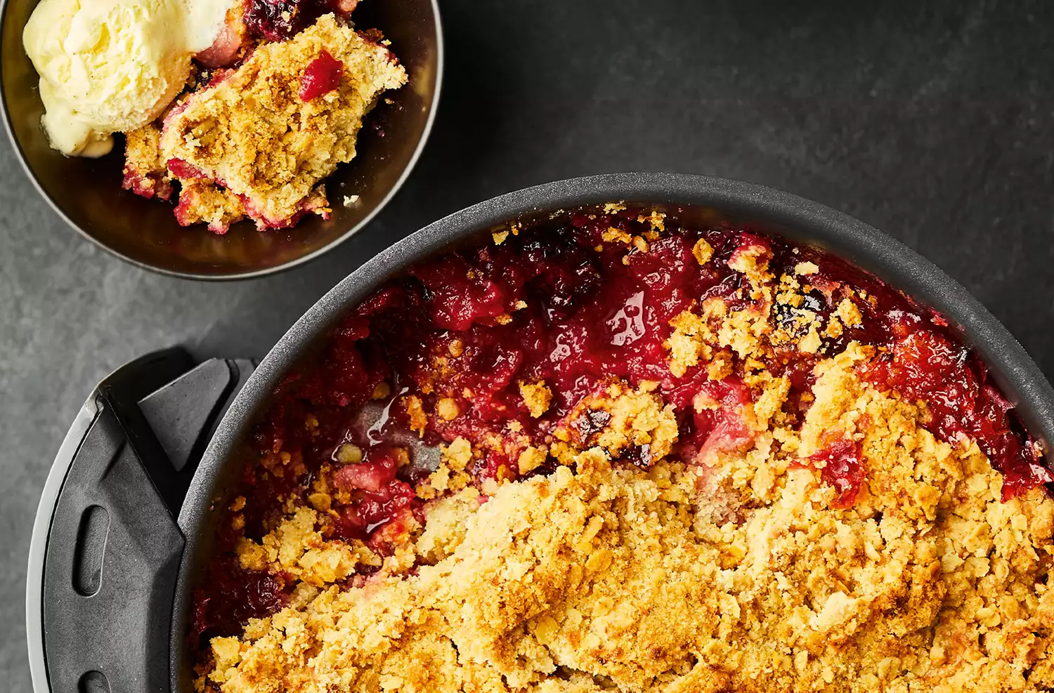 Air fryer blackberry & apple crumble